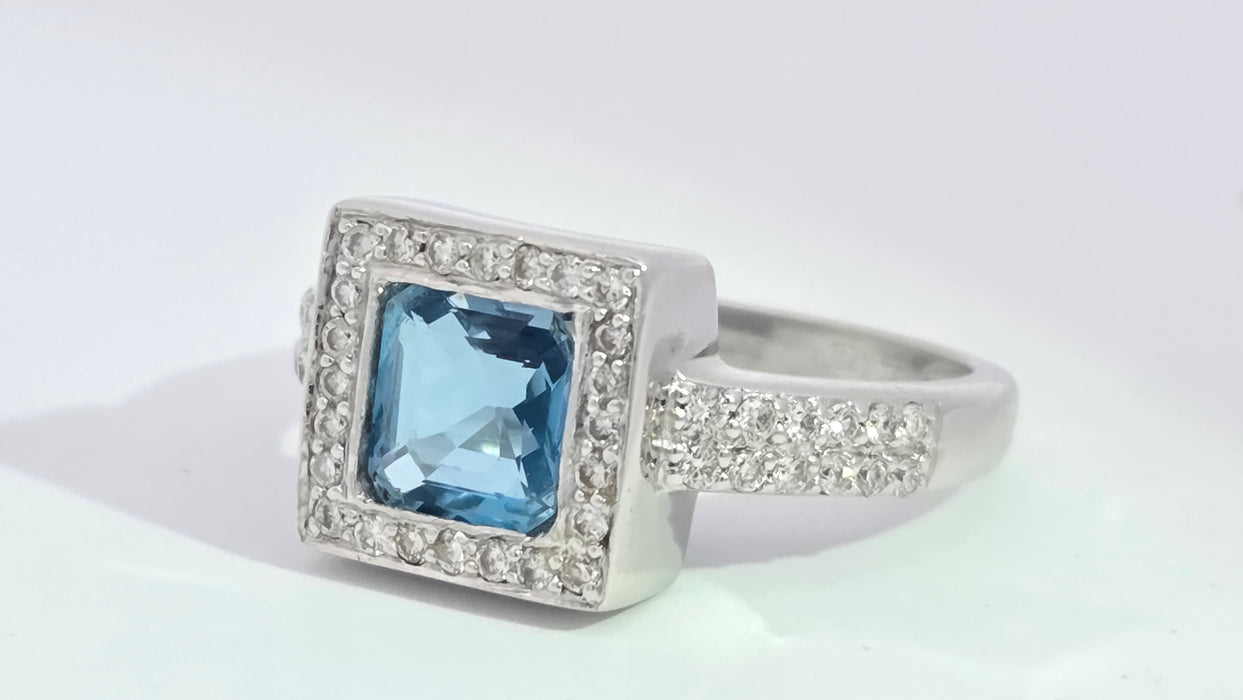 Vintage: 18ct White Gold Aquamarine 0.73ct & Diamond 0.48ct Geometric Set Cocktail Ring — From 2006