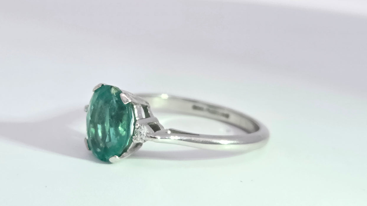Vintage: 18ct White Gold Emerald 1.60ct & Diamond 0.08ct Twin Diamond Ring — From 1983