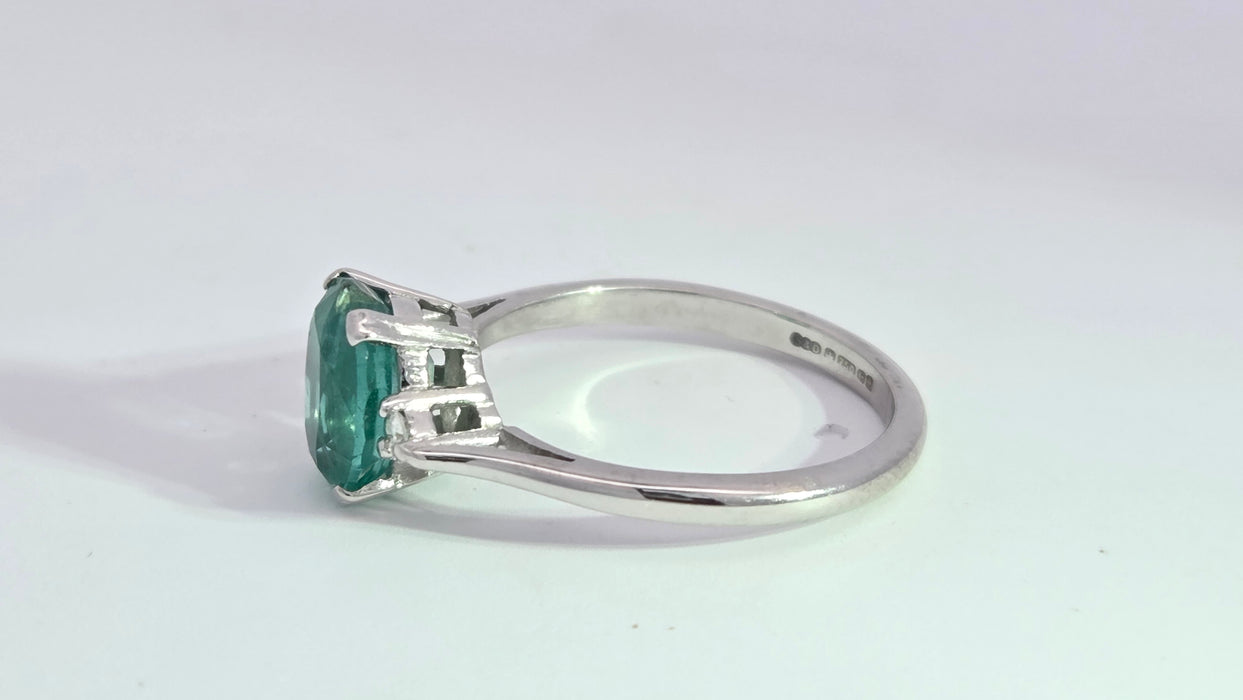 Vintage: 18ct White Gold Emerald 1.60ct & Diamond 0.08ct Twin Diamond Ring — From 1983