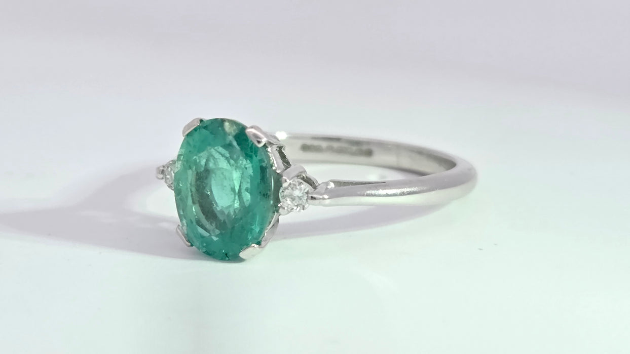 Vintage: 18ct White Gold Emerald 1.60ct & Diamond 0.08ct Twin Diamond Ring — From 1983