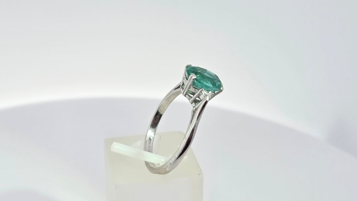 Vintage: 18ct White Gold Emerald 1.60ct & Diamond 0.08ct Twin Diamond Ring — From 1983