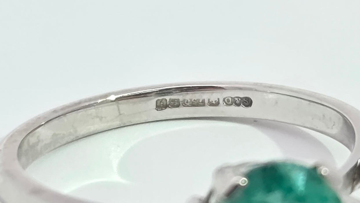 Vintage: 18ct White Gold Emerald 1.60ct & Diamond 0.08ct Twin Diamond Ring — From 1983