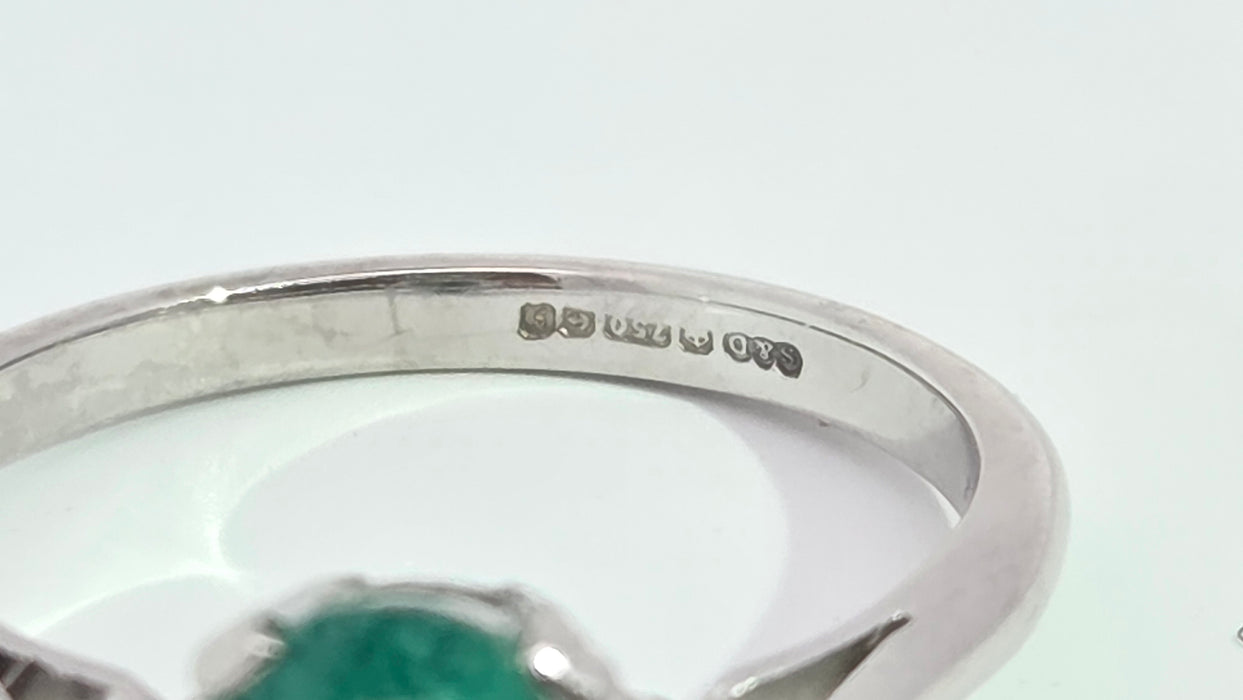 Vintage: 18ct White Gold Emerald 1.60ct & Diamond 0.08ct Twin Diamond Ring — From 1983