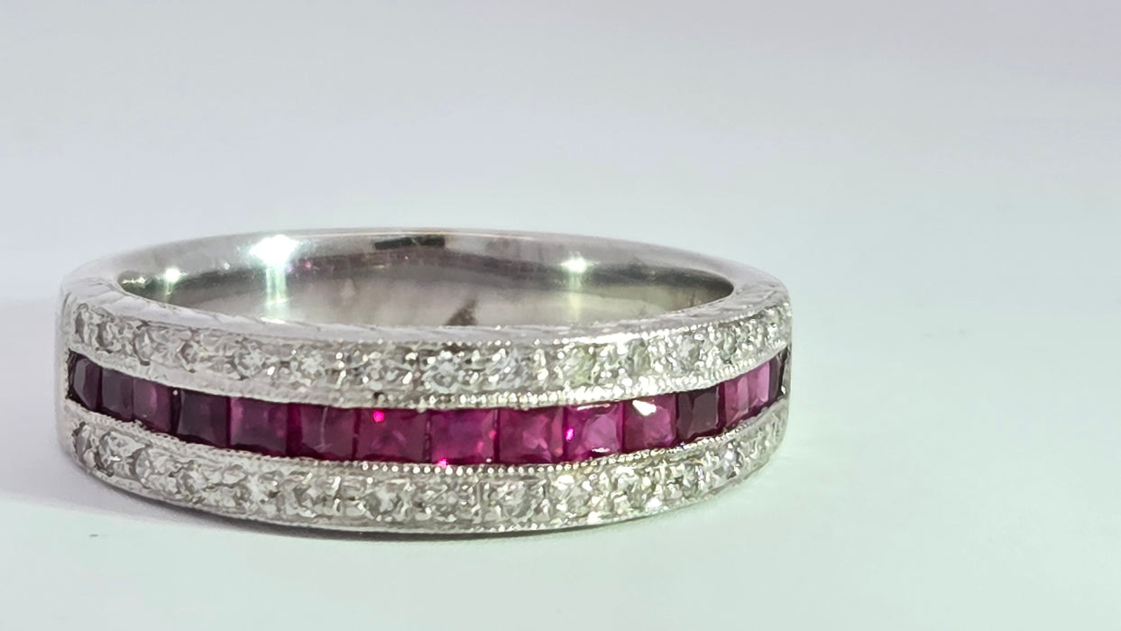 Vintage: 14ct White Gold Ruby & 30-Diamond Three-Row Band