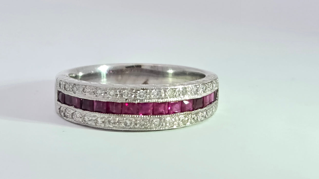 Vintage: 14ct White Gold Ruby & 30-Diamond Three-Row Band