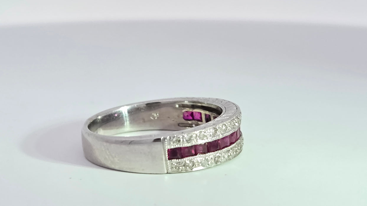 Vintage: 14ct White Gold Ruby & 30-Diamond Three-Row Band