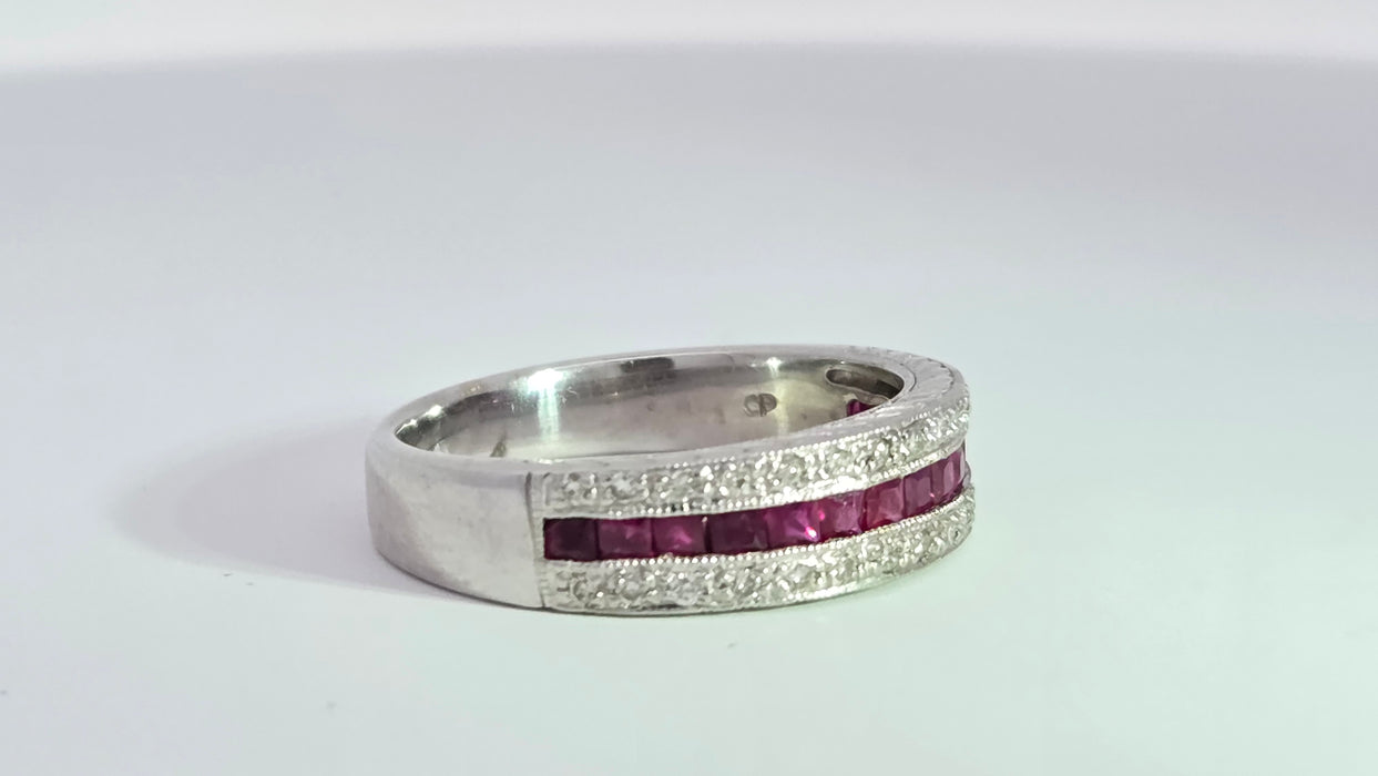 Vintage: 14ct White Gold Ruby & 30-Diamond Three-Row Band