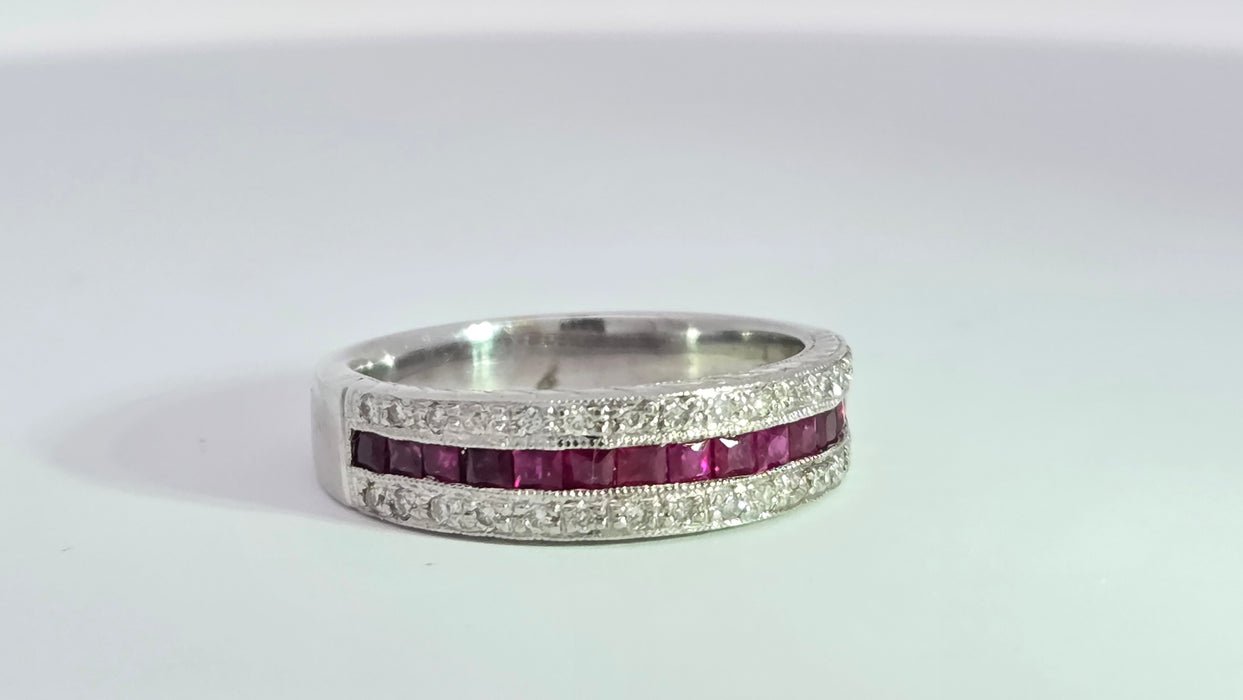 Vintage: 14ct White Gold Ruby & 30-Diamond Three-Row Band
