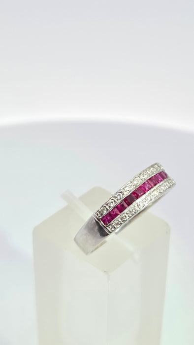 Vintage: 14ct White Gold Ruby & 30-Diamond Three-Row Band