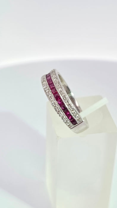 Vintage: 14ct White Gold Ruby & 30-Diamond Three-Row Band