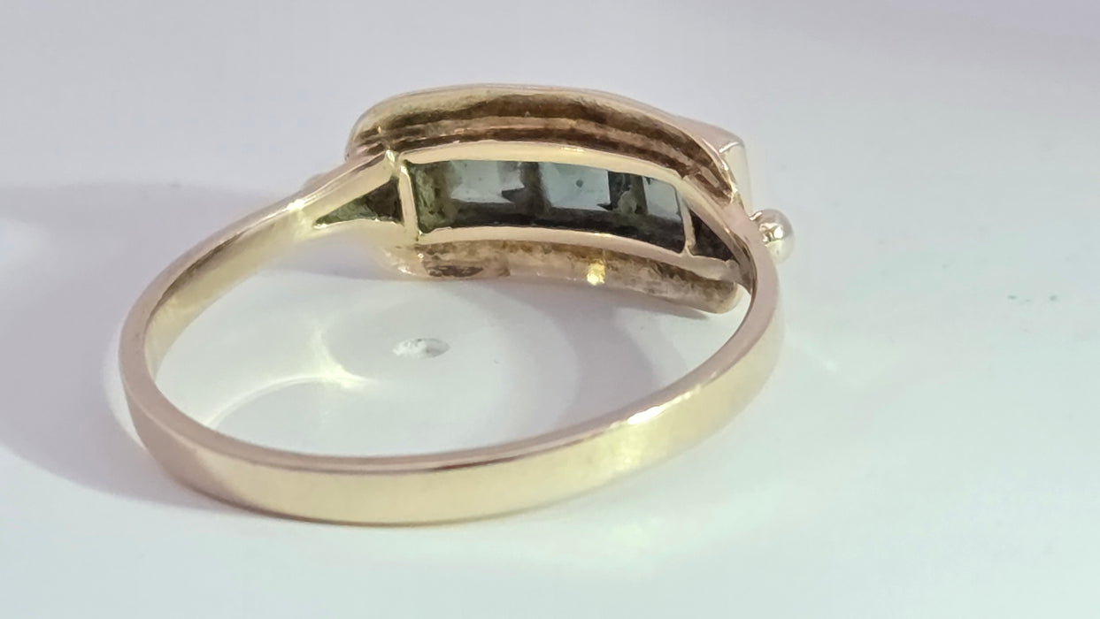 Vintage: 8ct Yellow Gold Green Spinel Trilogy Ring