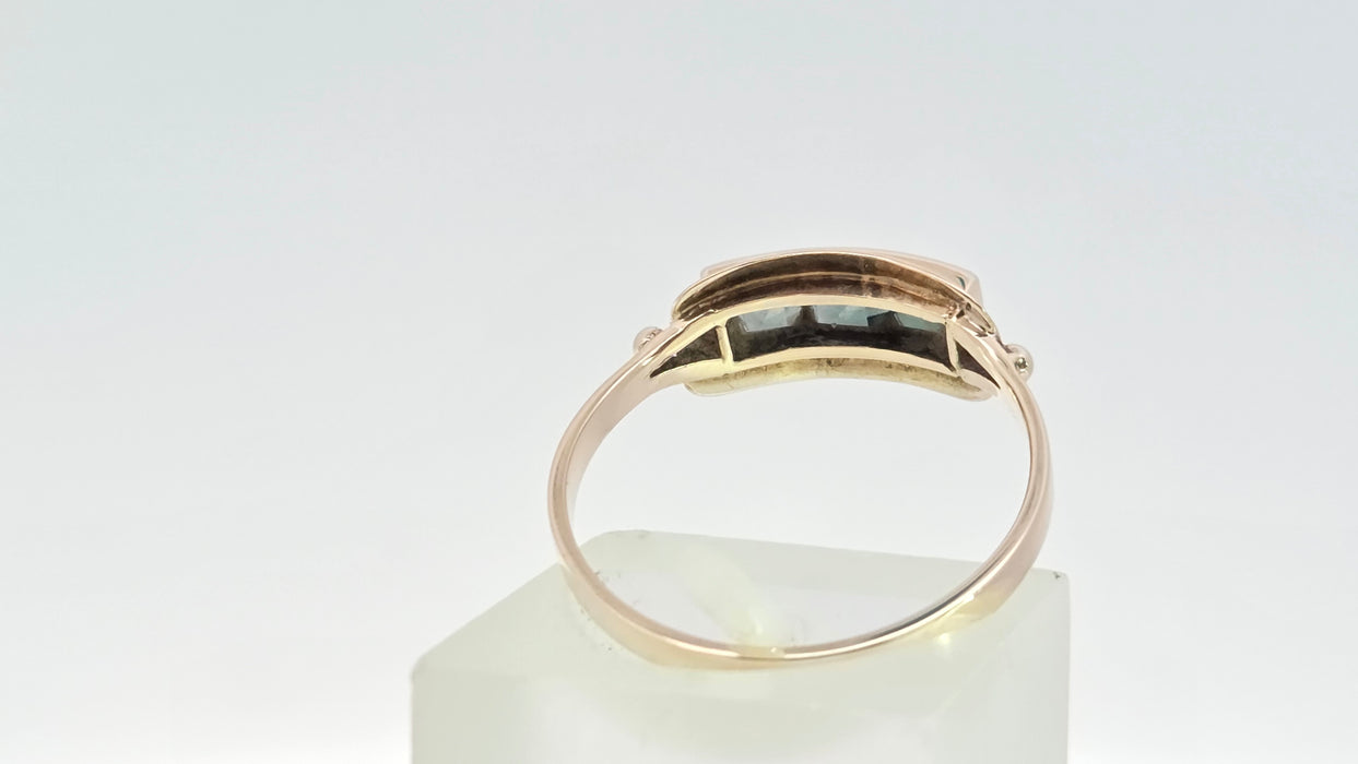 Vintage: 8ct Yellow Gold Green Spinel Trilogy Ring