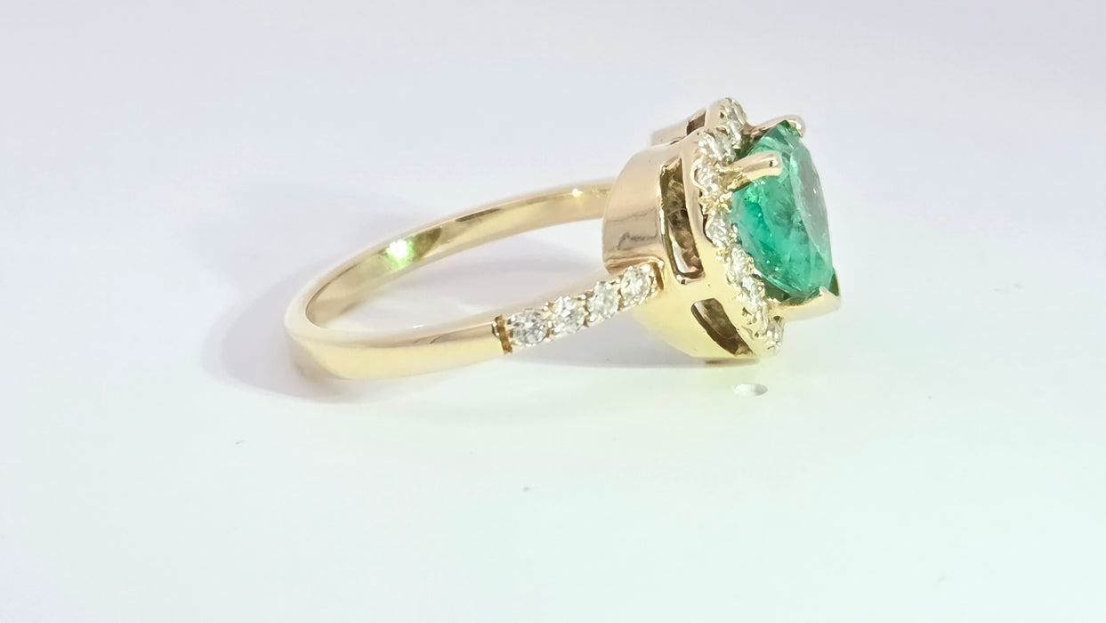 Vintage: 14ct Yellow Gold Heart-Cut Emerald & 17-Diamond Halo Dress Ring
