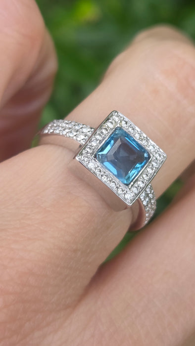 Vintage: 18ct White Gold Aquamarine 0.73ct & Diamond 0.48ct Geometric Set Cocktail Ring — From 2006
