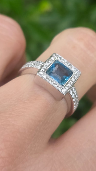 Vintage: 18ct White Gold Aquamarine 0.73ct & Diamond 0.48ct Geometric Set Cocktail Ring — From 2006