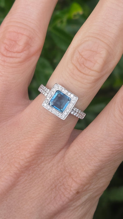 Vintage: 18ct White Gold Aquamarine 0.73ct & Diamond 0.48ct Geometric Set Cocktail Ring — From 2006