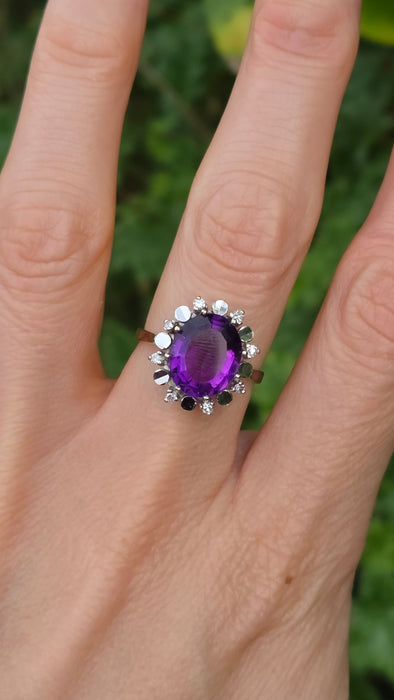 Vintage: 18ct White Gold Amethyst & 8 Diamond Oval Cluster Ring — 3.63ct