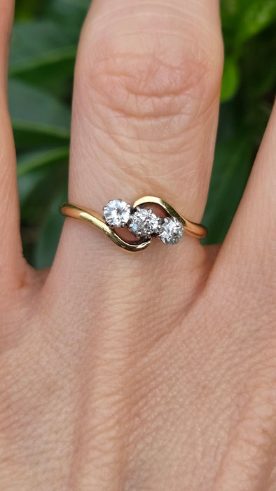 Antique: 18ct Yellow Gold & Platinum 3 Diamond Trilogy Twist Ring