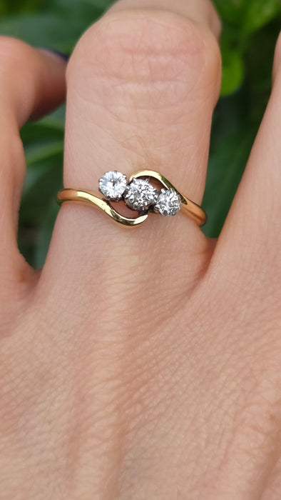 Antique: 18ct Yellow Gold & Platinum 3 Diamond Trilogy Twist Ring