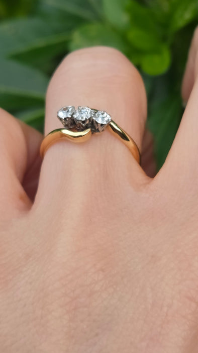Antique: 18ct Yellow Gold & Platinum 3 Diamond Trilogy Twist Ring