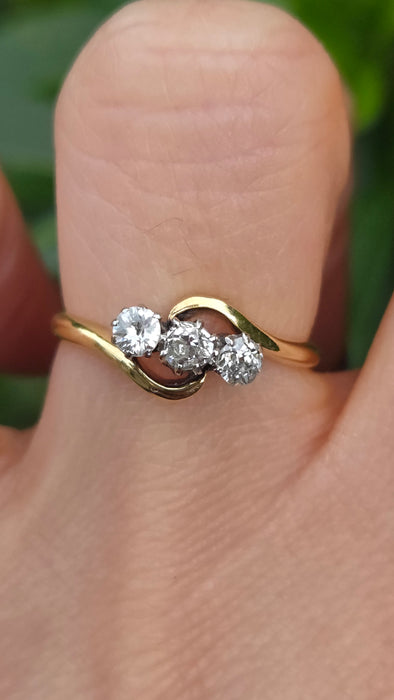 Antique: 18ct Yellow Gold & Platinum 3 Diamond Trilogy Twist Ring