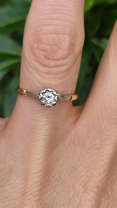 Vintage: 18ct Yellow Gold & Platinum Diamond 0.15ct Solitaire Ring