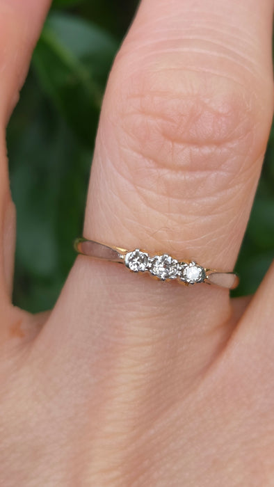 Vintage: 18ct Yellow Gold & Platinum Diamond 0.16ct Trilogy Ring
