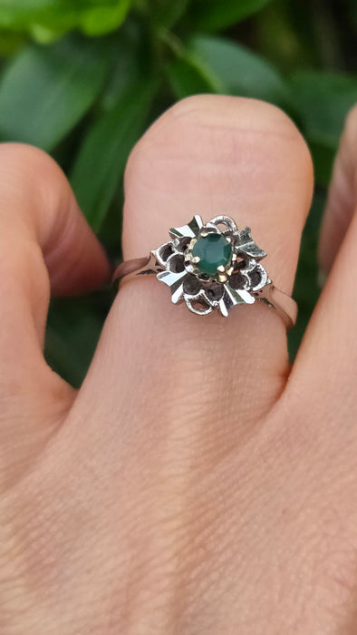 Vintage: 18ct White Gold Emerald Art Deco-Inspired Openwork Cocktail Ring