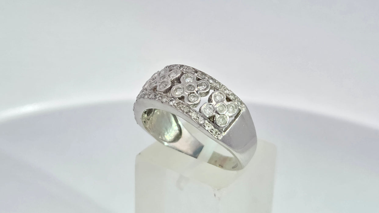Vintage: 9ct White Gold 49 Diamond Openwork Floral Cluster Band Ring