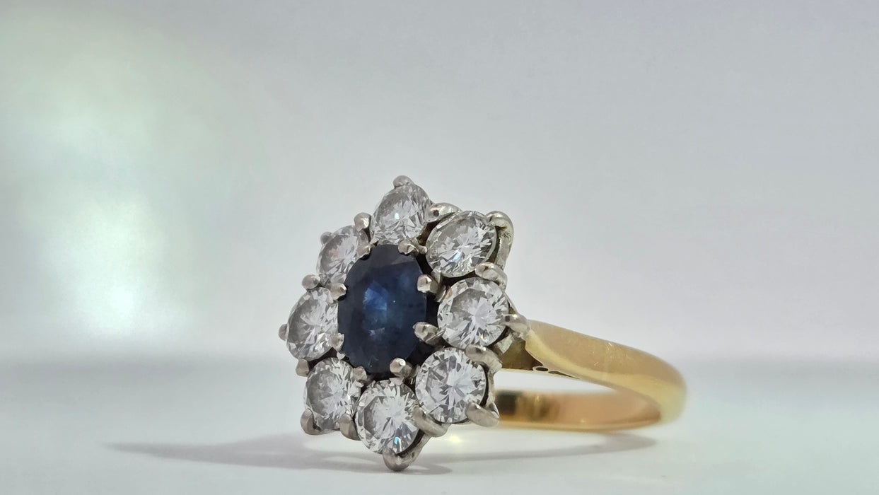 Vintage: 18ct Yellow Gold Sapphire 1.02ct & Diamond 2.00ct Oval Cluster Ring
