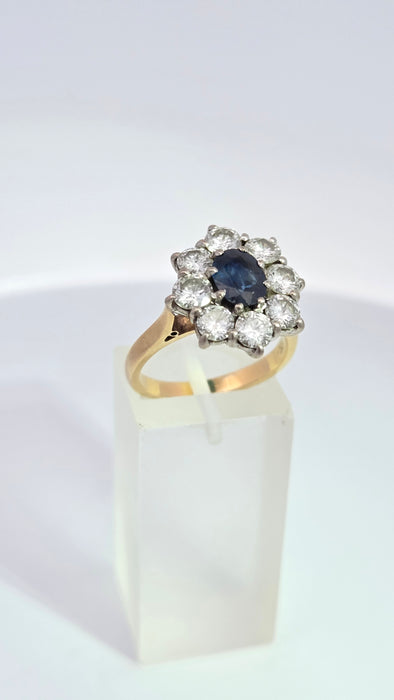 Vintage: 18ct Yellow Gold Sapphire 1.02ct & Diamond 2.00ct Oval Cluster Ring