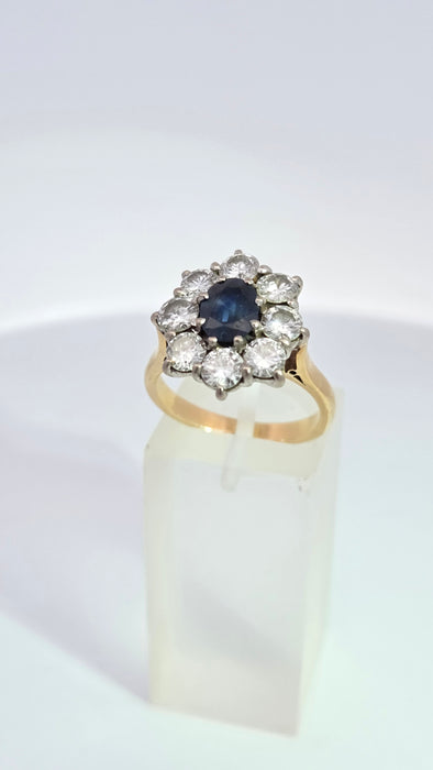 Vintage: 18ct Yellow Gold Sapphire 1.02ct & Diamond 2.00ct Oval Cluster Ring