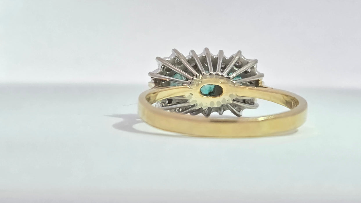 Vintage: 18ct Yellow Gold Emerald 0.75ct & Diamond 0.18ct Trilogy Cluster Ring — From 1980