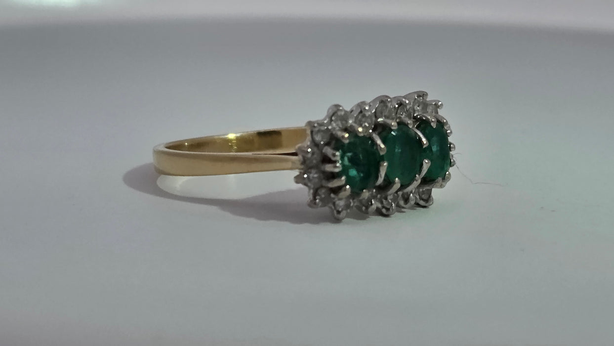 Vintage: 18ct Yellow Gold Emerald 0.75ct & Diamond 0.18ct Trilogy Cluster Ring — From 1980