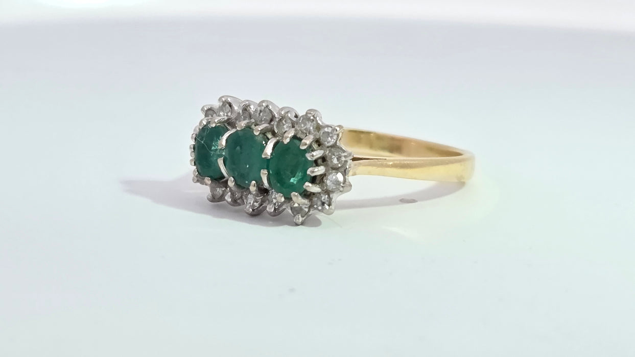 Vintage: 18ct Yellow Gold Emerald 0.75ct & Diamond 0.18ct Trilogy Cluster Ring — From 1980
