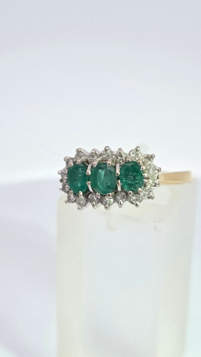 Vintage: 18ct Yellow Gold Emerald 0.75ct & Diamond 0.18ct Trilogy Cluster Ring — From 1980