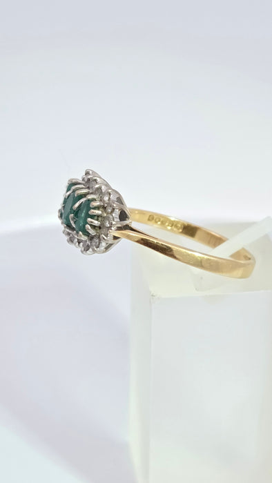Vintage: 18ct Yellow Gold Emerald 0.75ct & Diamond 0.18ct Trilogy Cluster Ring — From 1980
