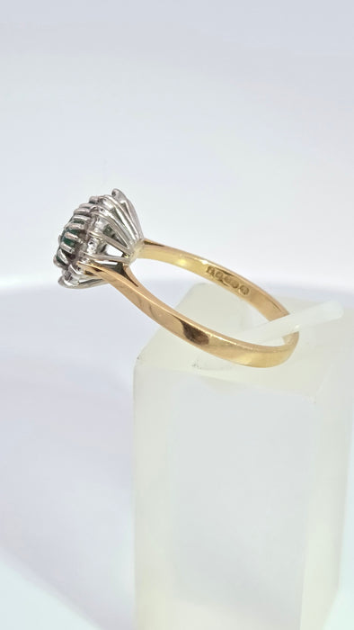 Vintage: 18ct Yellow Gold Emerald 0.75ct & Diamond 0.18ct Trilogy Cluster Ring — From 1980