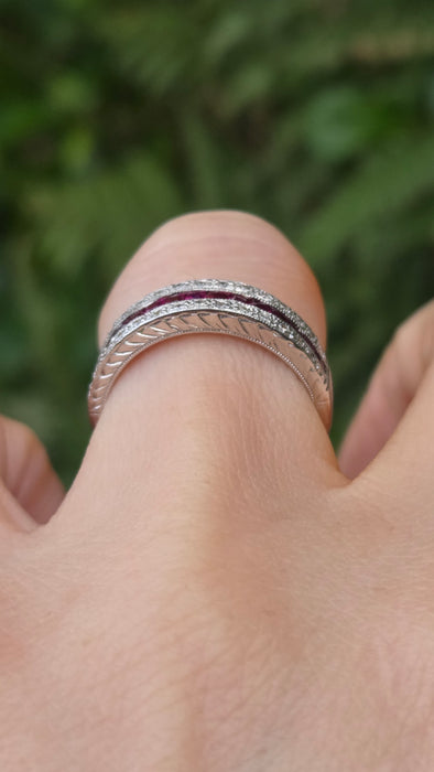 Vintage: 14ct White Gold Ruby & 30-Diamond Three-Row Band