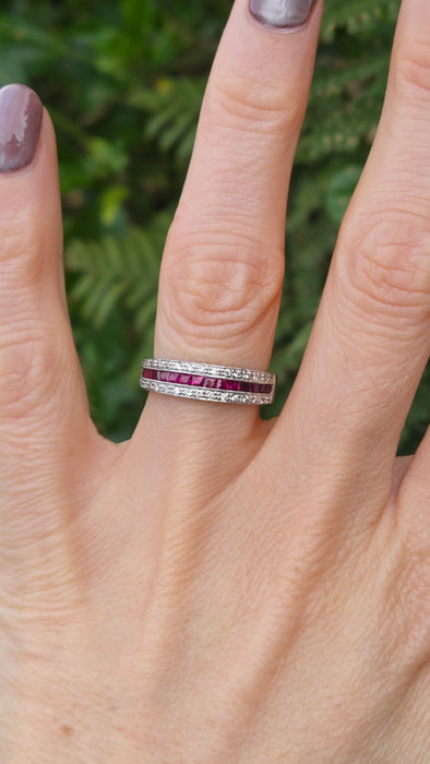 Vintage: 14ct White Gold Ruby & 30-Diamond Three-Row Band