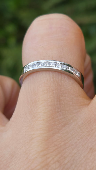 Vintage: Platinum Diamond 0.28ct Princess Cut Stacker Ring
