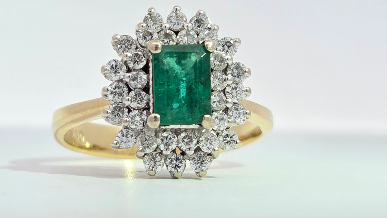Vintage: 18ct Yellow Gold Emerald 0.85ct & Diamond 1.00ct Dress Cluster Ring