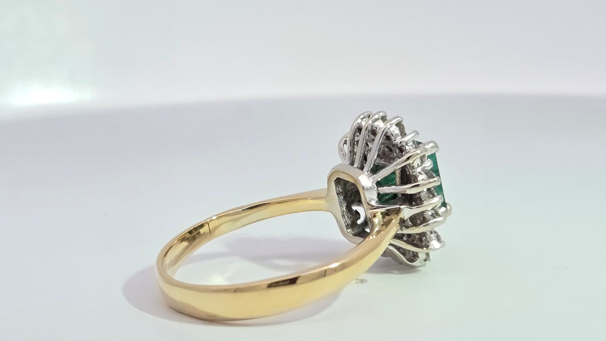 Vintage: 18ct Yellow Gold Emerald 0.85ct & Diamond 1.00ct Dress Cluster Ring