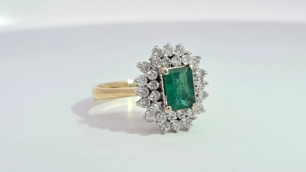 Vintage: 18ct Yellow Gold Emerald 0.85ct & Diamond 1.00ct Dress Cluster Ring