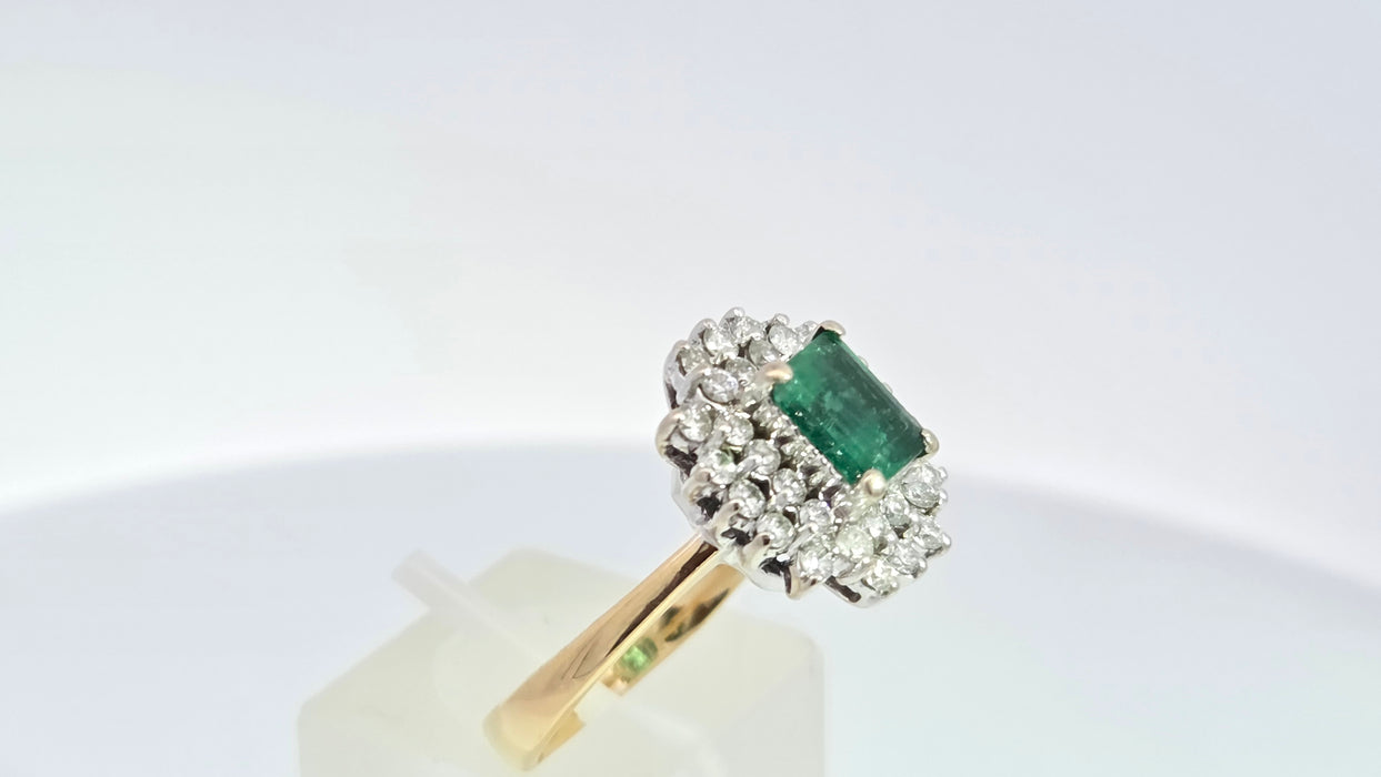 Vintage: 18ct Yellow Gold Emerald 0.85ct & Diamond 1.00ct Dress Cluster Ring