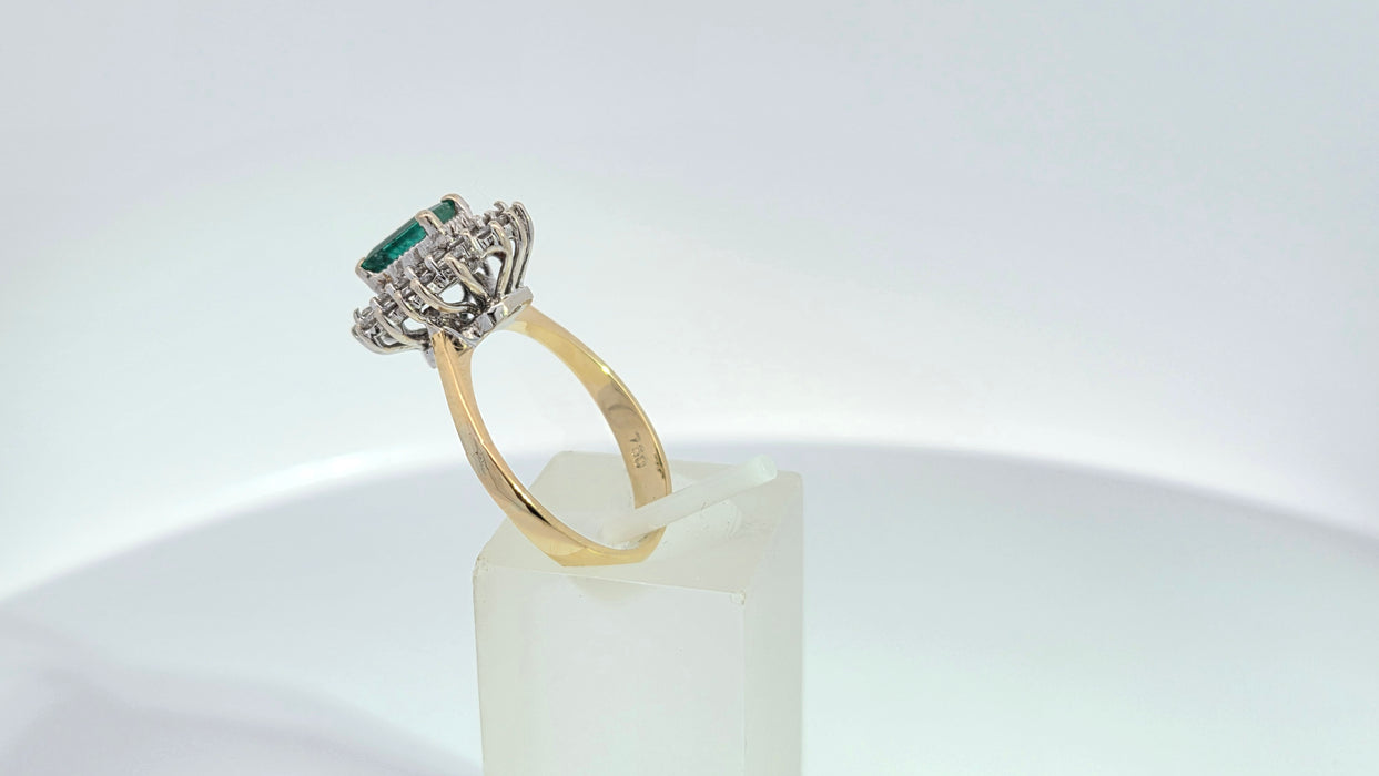 Vintage: 18ct Yellow Gold Emerald 0.85ct & Diamond 1.00ct Dress Cluster Ring
