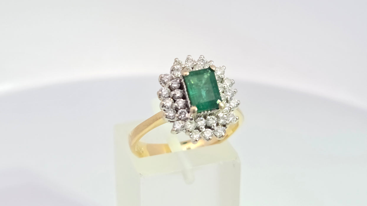 Vintage: 18ct Yellow Gold Emerald 0.85ct & Diamond 1.00ct Dress Cluster Ring