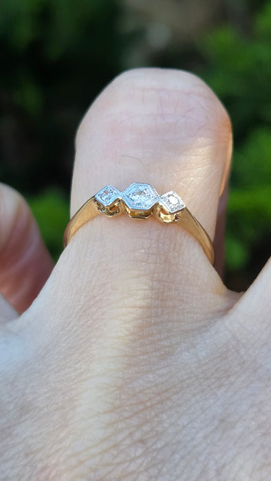 Vintage: 18ct Yellow Gold & Platinum Art Deco Diamond Trilogy Ring