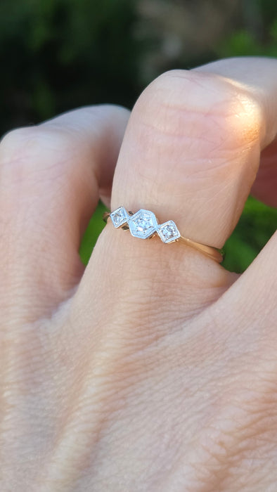 Vintage: 18ct Yellow Gold & Platinum Art Deco Diamond Trilogy Ring