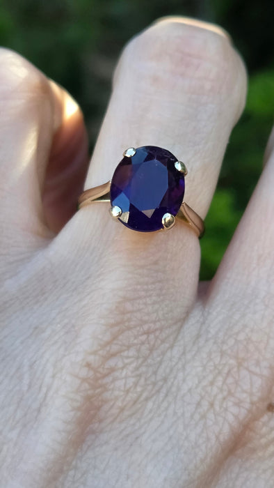Vintage: 9ct Yellow Gold Amethyst Solitaire Ring
